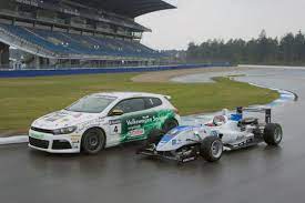 Auf diesen seiten finden sie detaillierte informationen zur deutschen formel 3, der formel. Tracktest Tourenwagen Gegen Formel 3 Euro Serie Auto Autobild De