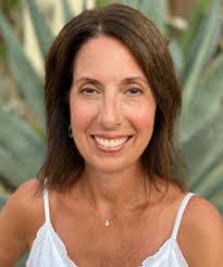 Nancy Hise's Instagram, Twitter & Facebook