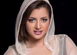 أثارت أزمة الفنانة ياسمين عبد العزيز والفنان أحمد العوضي مع شقيقها وائل، حالة من الجدل الواسع داخل الوسط الفنى، وهو الأمر الذى دفع عددا من النجوم للهجوم على شقيق ياسمين بسبب أسلوبه غير اللائق فى التعامل مع الأزمة وفضح شقيقته على السوشيال ميديا. Ù…Ù†Ù‰ ÙØ§Ø±ÙˆÙ‚ ØªÙ‡Ø§Ø¬Ù… Ø´Ù‚ÙŠÙ‚ ÙŠØ§Ø³Ù…ÙŠÙ† Ø¹Ø¨Ø¯ Ø§Ù„Ø¹Ø²ÙŠØ² Ø£Ø±Ø¬Ù„ Ù…Ù†Ùƒ Ø§Ù„Ù…ØµØ±ÙŠ Ø§Ù„ÙŠÙˆÙ…