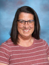 Amy Hinz's Instagram, Twitter & Facebook