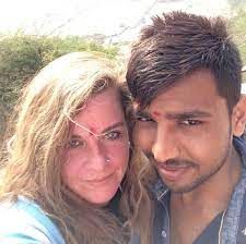 This young women 40 year old woman who have a good friends for all the time. Meet The 41 Year Old American Woman Who Married A 23 Year Old Ahmedabad Slum Dweller Business Insider India