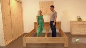 Das schlafzimmer ist das herz unserer wohnung. Montageanleitung Fur Bett Lamodula Youtube