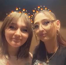 I'm looking for some type of sunflower nails. Show me what ideas you have 🫶