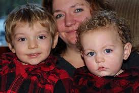 Can someone edit a family photo to remove an older gentleman and text?