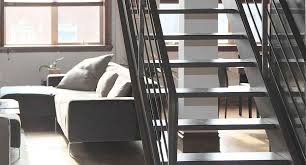 Desain tangga rumah mewah yang satu ini adalah desain tangga yang paling sering dapat ditemukan di rumah atau apartemen mewah. 10 Motif Railing Tangga Rumah Minimalis Indosteger