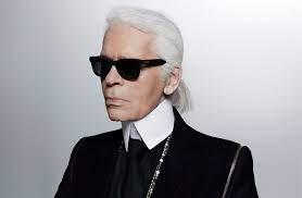 Fashion guru 7 aylar önce. Karl Lagerfeld Retrospective In German Museum Artnet News