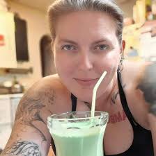 Sharing a bowl of Crispy Critters with you this morning! From 1987, this  was basically the cereal equivalent of animal crackers, fronted by an odd  animal named "Crispy" who sounded like Jimmy