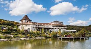 Sungarden golf & spa resort offers 32 accommodations, which are accessible via exterior corridors and feature minibars and safes. Sungarden Golf Spa Resort Poiana Cerbului 1000 Cluj Napoca