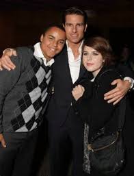 Tom Cruise And Nicole Kidman Children Isabella And Connor With Tom Tom Cruise Kids Tom Cruise Celebrity Dads