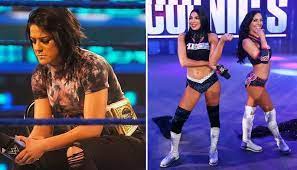 Billie kay & peyton royce search the wwe performance center for a place to hang their 2016 breakout star of the year award Vbkzhevo T Y5m