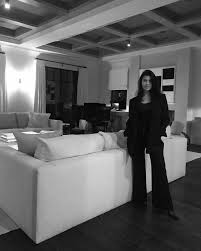 Kourtney karsashian is not letting us through her front door quite yet, but the keeping up with the kardashians star shared a … my house will be designed like this one day!! 8 Reasons Why Kourtney Kardashian Is The Most Stylish Home Decorator