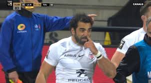 Rugbyrama propose pour cette rencontre un suivi en direct permettant de connaître l'évolution du score et les actions. Bubulle Salutaire Ogive Balestique Le Choc La Rochelle Stade Toulousain A Mis Le Feu A Twitter Actu Rugby