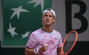 Mucho debió transpirar el argentino diego schwartzman (9°) para sacar pasaje a los octavos de final del luego de batallar ferozmente durante dos horas y media de juego, peque pudo finalmente. Jwoeq3ge1kifbm