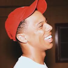 Austin Holmes's Instagram, Twitter & Facebook