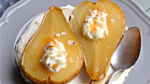 Perfetta da preparare per una serata con gli trasferite il recipiente a bagnomaria e cuocete lo zabaione, sempre mescolando, per qualche minuto. Pere Al Mascarpone Mandorle E Glassa Allo Zabaione Al Vin Santo
