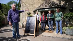 Jeremy Clarkson pub diners hit out at 'weird' rule that impacted their meal  without realising