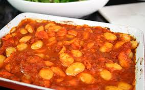 Gigantes Plaki Gebackene Bohnen In Tomatensosse Elle Republic Rezept Gebackene Bohnen Bohnen Essen Fur Die Seele