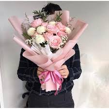 Channel ini dibuat untuk para pecinta kerajinan tangan berbahan flanel. Rose Pom Bouquet Bunga Wisuda Asli Rose 10 Tangkai Buket Bunga Fresh Ladore Blooms Florist Shopee Indonesia