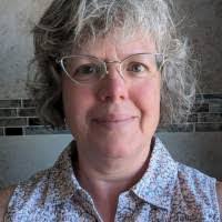 Sara Davenport's Instagram, Twitter & Facebook