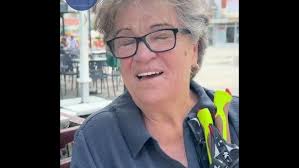 FAMILJA LI ILHA SNIN TWAL TIRRANĠA U TAĦDEM IL-BAMBINI.