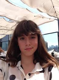 Holly Kelsey's Instagram, Twitter & Facebook