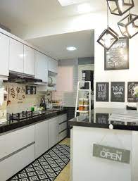 Jadi, jika anda ingin mendapatkan foto bagus tentang gambar rumah hitam putih, cukup klik tombol simpan unutk menyimpan gambar ini di komputer anda.anda juga bisa melihat foto lainnya di bawah ini! Gambar Dekor Rumah Sempit Dengan Tema Warna Hitam Putih Impiana