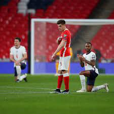 Bundestrainer löw spricht von einem „tollen zeichen. Em 2021 Englische Nationalmannschaft Wirbt Mit Emotionalem Spot Fur Kniefall Stern De