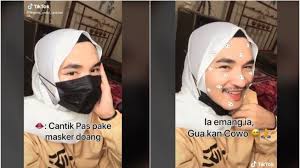 Kumpulan foto wanita cantik berjilbab gambar cewek cantik memakai hijab. Tampil Cantik Saat Pakai Masker Identitas Ukhti Ini Bikin Syok Warganet