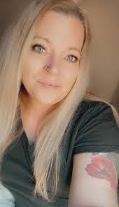 Bonnie Pence's Instagram, Twitter & Facebook