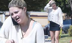 When mischa barton was marissa on the o.c., miley cyrus was hannah montana. Mischa Barton Cuts A Casual Figure While Chatting On The Phone As She Steps Out With Her Dog Daily Mail Online