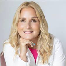 We'd fold for Kristen Wiig immediately #Bridesmaids