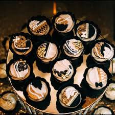 Black And Gold Cupcakes For Men Brandess Gann Added A Photo Of Their Purchase Fancy Cupcakes Elegant Cupcakes Cupcakes For Men