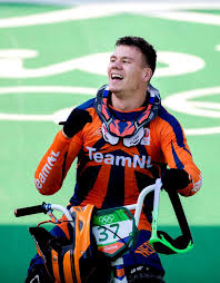 Olympische medaillewinnaar jelle van gorkom is hierbij ernstig gewond geraakt. Hij Behoorde Tot De Beste Bmx Ers Van De Wereld Nu Probeert Jelle Van Gorkom Zijn Leven Weer Op Te Pakken Na Een Desastreus Ongeluk Op De Trainingsbaan De Volkskrant