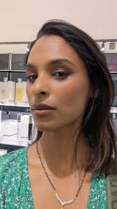 Oh my god! How nice is it going into the shop! Thanks to all of your  recommendations I was finally able to colour swatch nars sheer glow  foundation and the Mecca consultant