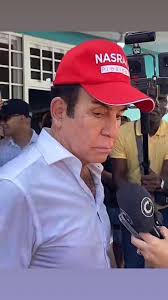 Cuando lleguen las 12 y mi tía cachureca me quiera dar el abrazo