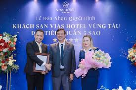 LỄ ĐÓN NHẬN QUYẾT ĐỊNH KHÁCH SẠN VIAS HOTEL VŨNG TÀU ĐẠT TIÊU CHUẨN 5 SAO  khach-san-vias-hotel-vung-tau-dat-tieu-chuan-5-sao