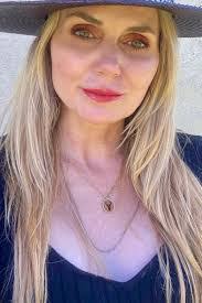 Thelma Fox's Instagram, Twitter & Facebook