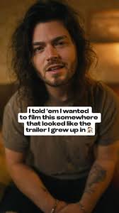 Or the wallpaper…but hey at least it’s brown. #mentalhealth #countrymusic