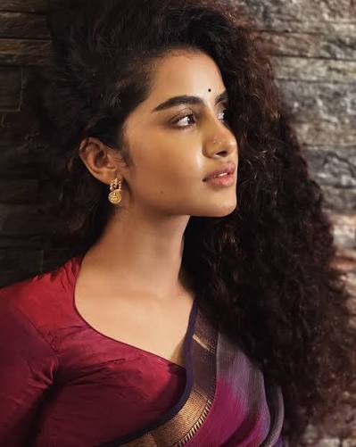 🎬 Top 5 Must-Watch Anupama Parameswaran Movies 💖 From romantic classics to fan-favorite hits, these films show why she's everyone's favorite 📽️ 18 Pages, Thalli Pogathey, Rowdy Boys, Tillu Square, Shatamanam Bhavati