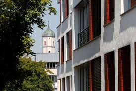 Reisig, totholz und das laub des herbstes einfach liegen lassen. Garten Igel Gmbh Und Co Kg Home Facebook