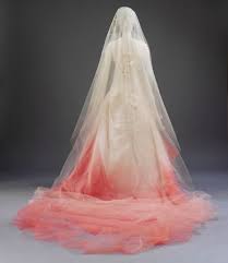 Pin By Ari Hilliard On Wedding Stuff Gwen Stefani Wedding Dress Gwen Stefani Wedding Famous Wedding Dresses