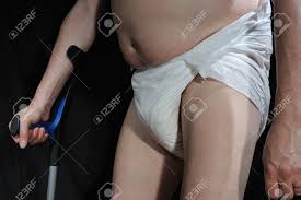 Bien sûr, chaque fois que vous avez terminé avec un album, vous pouvez découvrir les modèles présentés ici, explorer le contenu suggéré avec un. Couche Culotte Adulte Porte Par Un Vieil Homme Avec Une Bequille Banque D Images Et Photos Libres De Droits Image 39082810