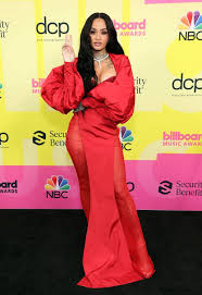 Maluma & the weeknd hawái. Billboard Music Awards 2021 Best Red Carpet Fashion