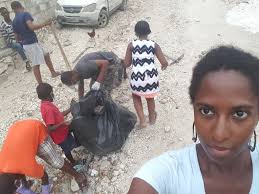 Gen de moman k merite yon “self-us” Lè n montre timoun yo netwaye katye yo,  lè yo grandi y ap kenbe l pwòp.