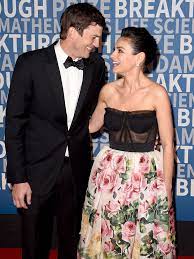 As it turns out, ashton kutcher and mila kunis ' showering habits are quite divisive and the internet proved that to be the case since a huge debate began after the reveal! Mila Kunis Ashton Kutcher Say They Don T Bathe Their Kids Everyday People Com
