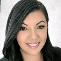 Yesenia Navas's Instagram, Twitter & Facebook