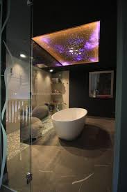 Und wenn dann noch sterne an der decke wie am himmel über der südsee leuchten, ist die illusion fast perfekt: Spanndecken Die Perfekte Decke Fur Das Badezimmer Vocil Spanndecken