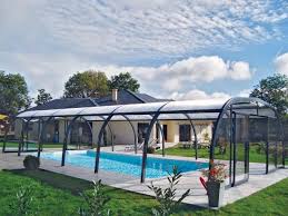 Piscine De Jardin Rectangulaire Pergola Plexiglas Terrasse Piscine Piscines Modernes Piscine Et Jardin