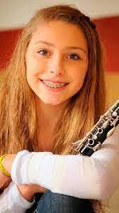 Donna Albee's Instagram, Twitter & Facebook