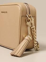 Shop 39 top michael kors camel handbag and earn cash back all in one place. Michael Michael Kors Camera Bag In Textured Leather Handbag Michael Michael Kors Women Camel Handbag Michael Michael Kors 32t8tf5m2l Giglio En